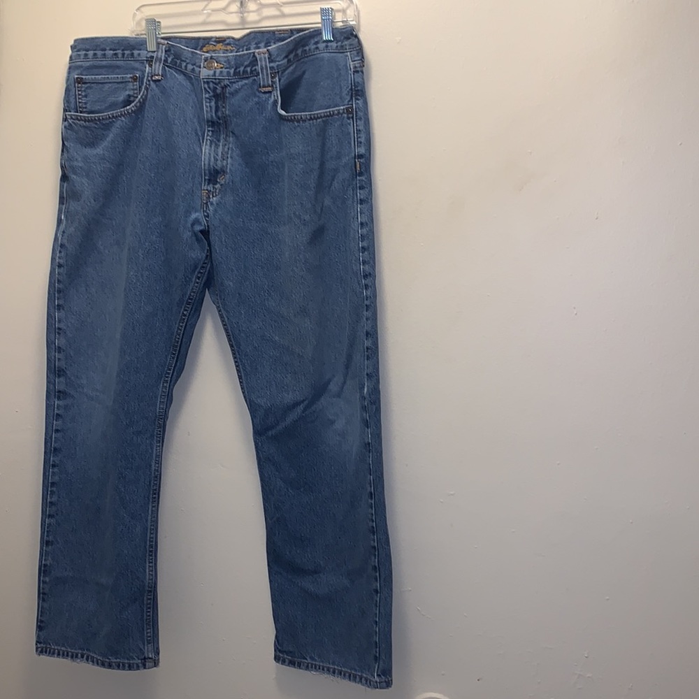 Mens Eddie Bauer medium wash bootleg fit jeans size 40